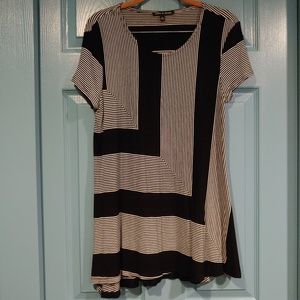 4/$20 Cable and Gauge tunic tee
